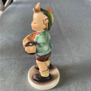 Goebel-Hummel 1994 Boy Playing Accordion Collectable Figurine